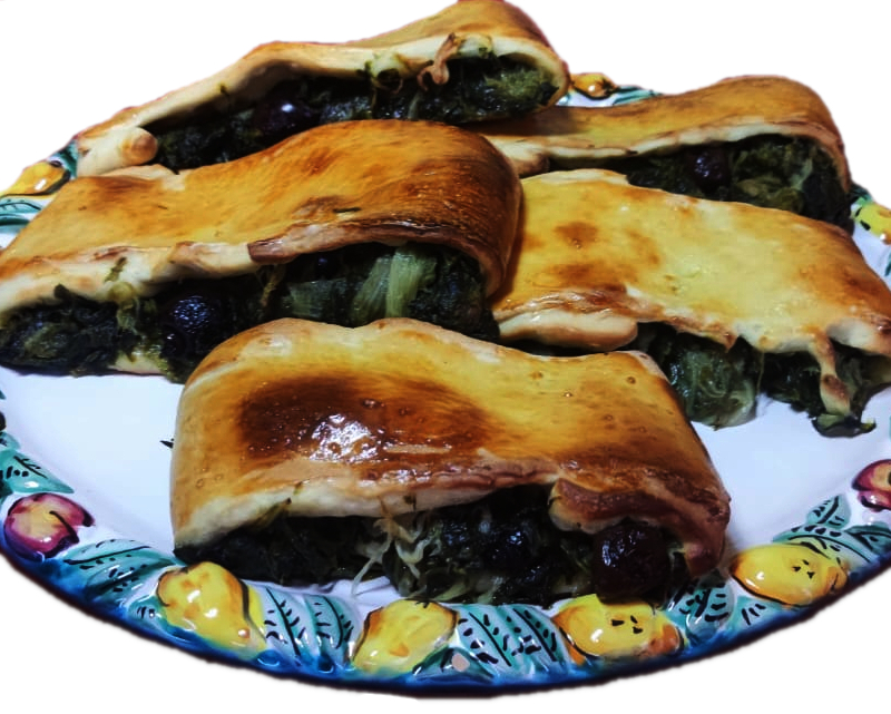 Panini napoletani con scarole, ulive e provola