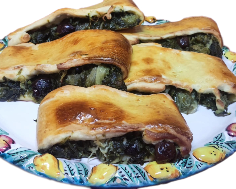 Panini napoletani con scarole, ulive e provola